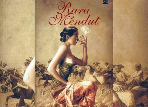 Rara Mendut hanyalah seorang gadis nelayan biasa, yang akan dijadikan sebagai salah satu selir oleh Adipati Pragola dari Kadipaten Pati