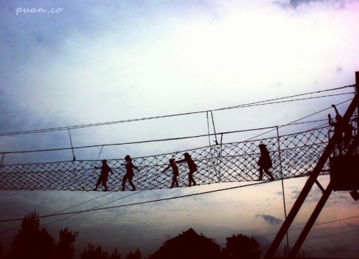 Jambi Paradise merupakan taman wisata air yang memiliki konsep unik dan menarik dengan pemandangan alam