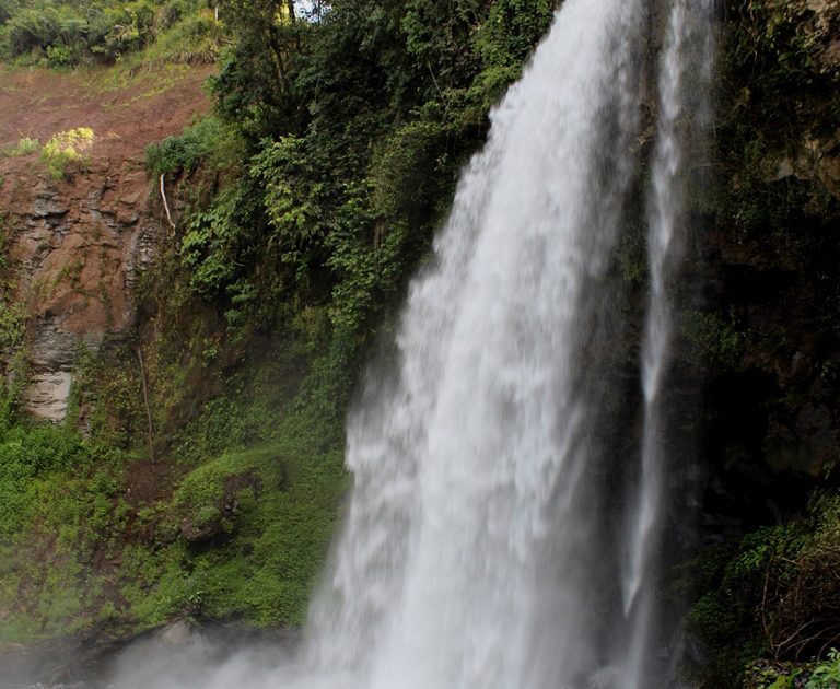 Menikmati Pesona Air Terjun Segerincing
