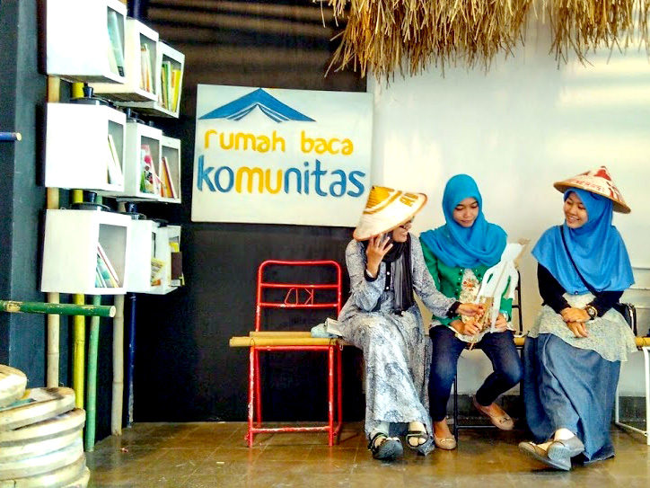 Anda Bisa Bebas Meminjam dan Mengembalikan Buku Tanpa Batas Waktu di Perpustakaan RBK (foto: komunita.id)
