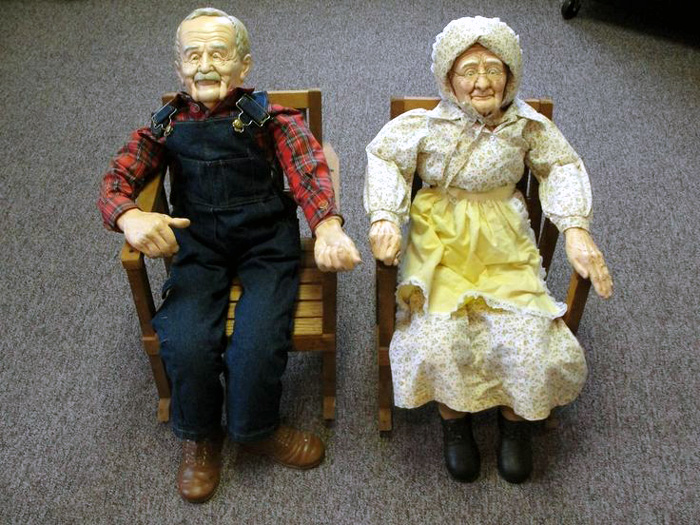 KELPEK-KELPEK DEMI GENGSI