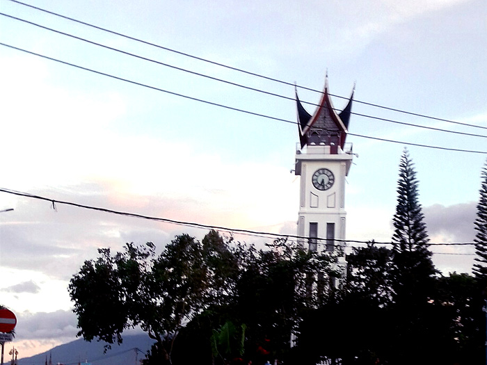 Jam Gadang dan Big Ben, Saudara Kembar Berbeda Ibu
